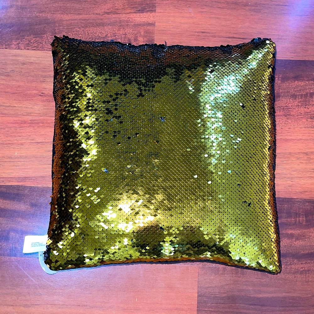 Royal Deluxe Sequin Pillow